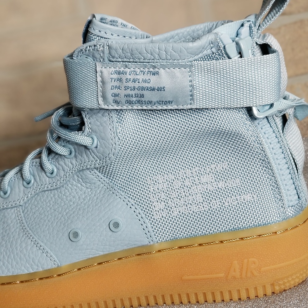 🚨SOLD🚨 Nike Air Force  Mid - Picture 2 of 4